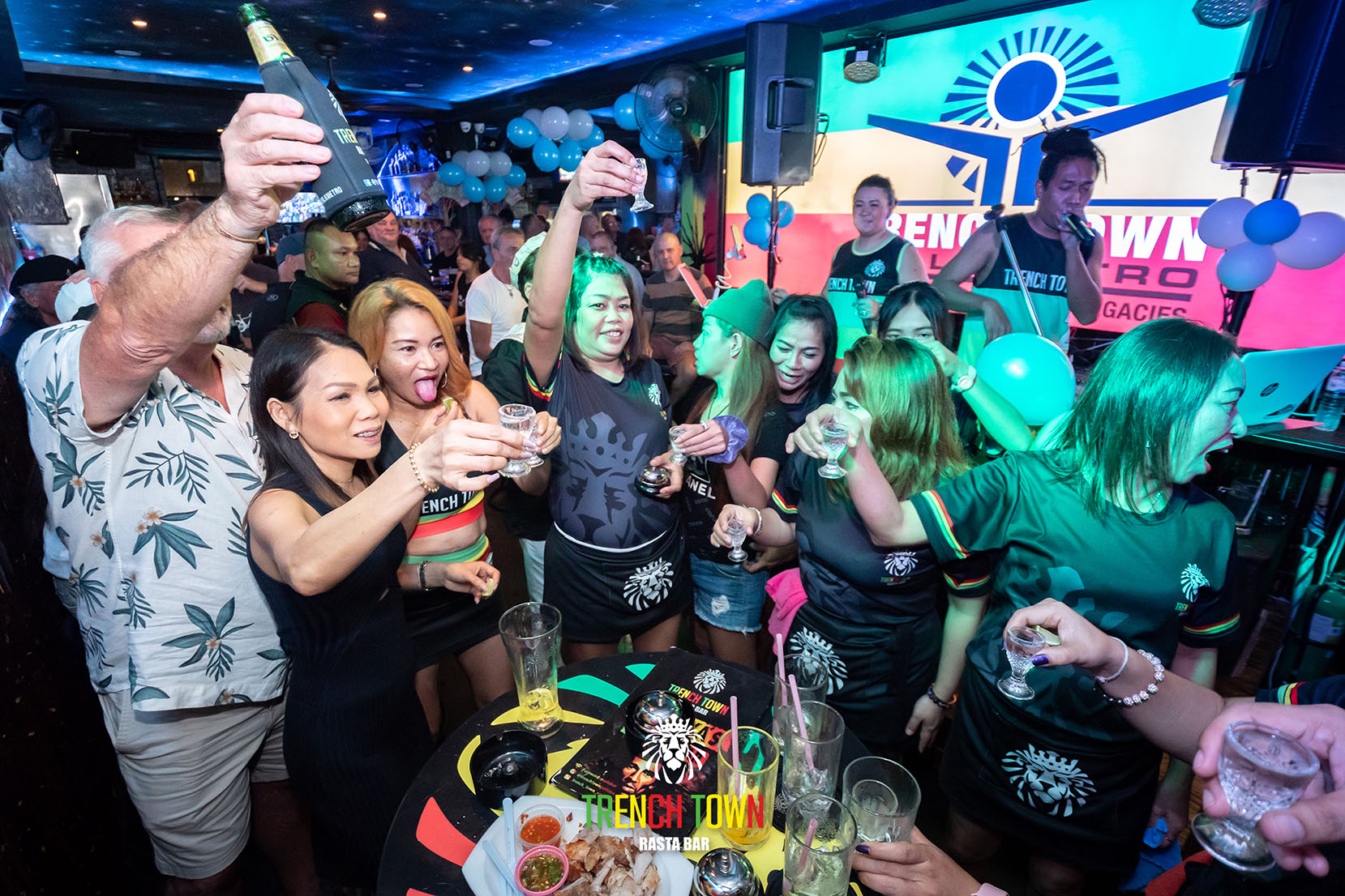 Birthday party in Soi LK - 11